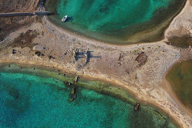 3 hour private cruise: DELOS - RHENIA - Price and value: $901.05 per group can make sense