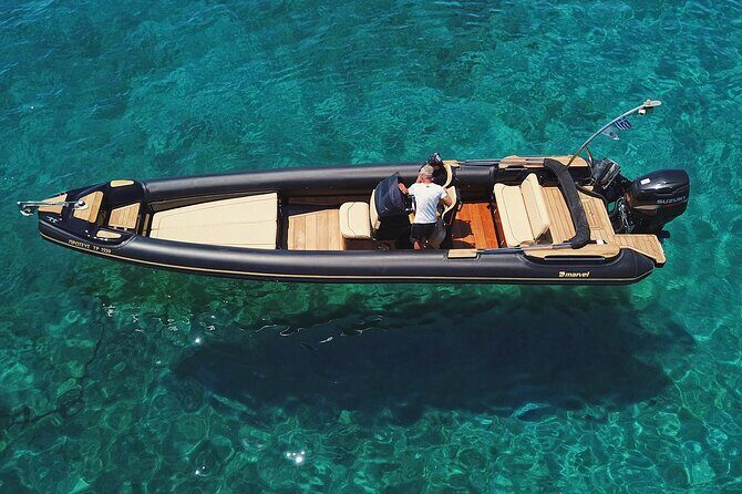 3 hour private cruise: DELOS - RHENIA - The people factor: captain care makes the day