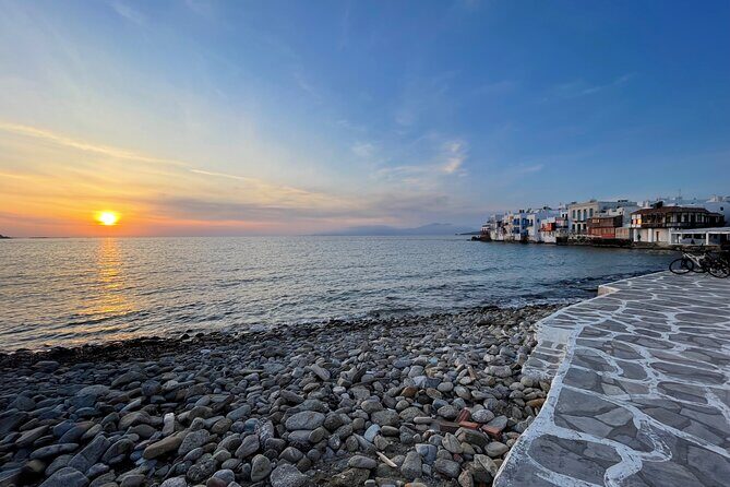 4 Hour Private Island Tour in Mykonos - Mykonos in a day - Pickup, meeting point, and staying comfortable in the heat