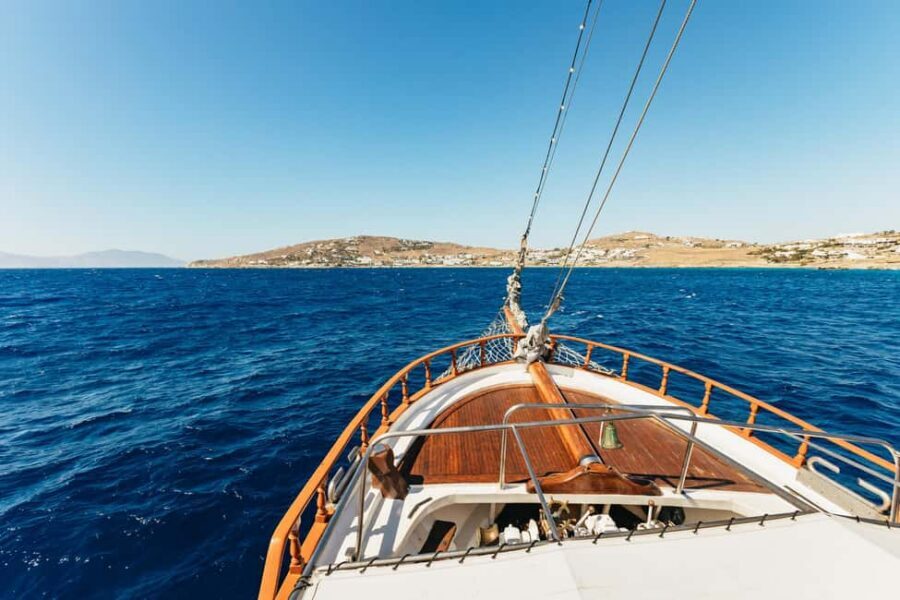 From Mykonos: Cruise to Delos and Rhenia with Lunch - Lunch on the water: BBQ skewers, tzatziki, and steady access to drinks