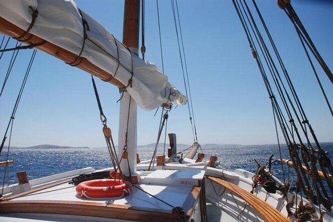 Full-Day Delos and Rhenia Island Cruise from Mykonos - Rhenia island: swim time, then actually relax