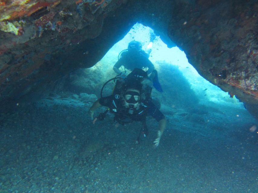 Mykonos: Scuba Diving Mini Program for Beginners - Included gear, towels, drinks, and underwater photos: where the $188 goes