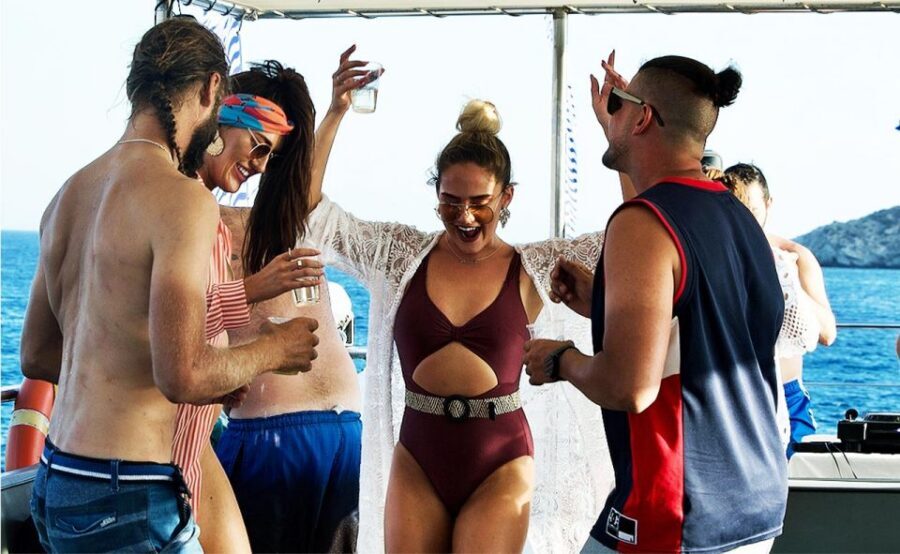 Mykonos: Sunset Boat Party with Open Bar & Live DJ - Key things to know before you go