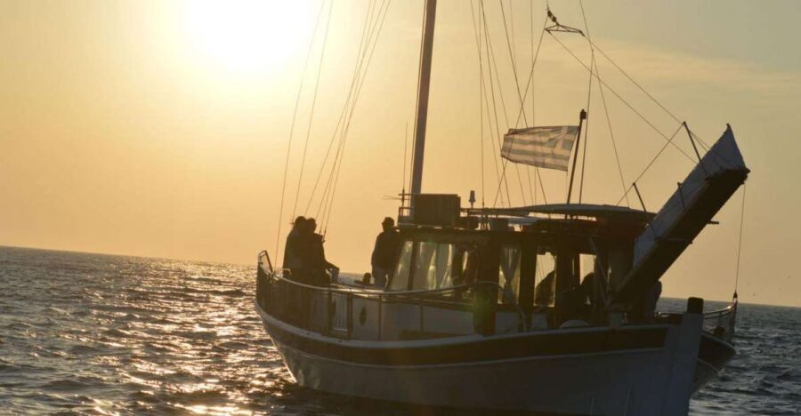 Mykonos: Sunset Boat Trip with Snacks and Drinks - Who this cruise suits best in Mykonos