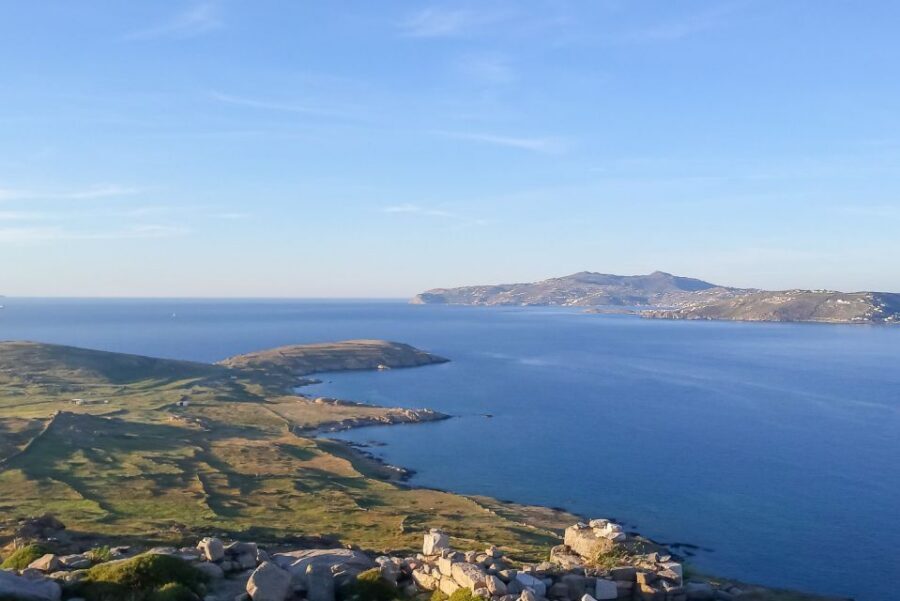 Mykonos: Yacht Cruise to Rhenia and Guided Tour of Delos - Lunch on the Yacht: Greek Food, House Wine, and Simple Service