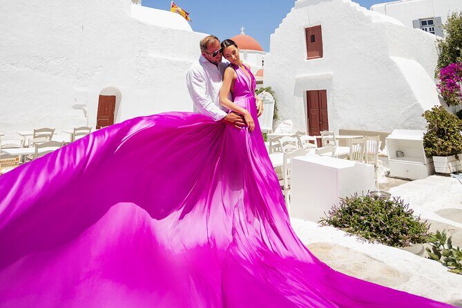Private Flying Dress Photoshoot in Mikonos - How the photographer and assistant create the flying effect