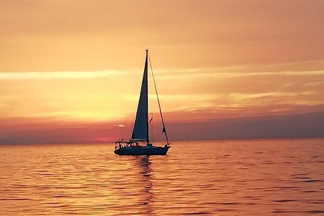 Rhenia Sunset Safari sailing tour (small group up to 8 guests) - The small-group boat setup (up to 8) and what that changes for you