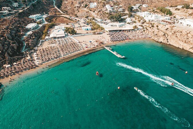 Super Paradise Beach Mykonos Seaside Sunbed (2nd row) - Comfort and service: why people leave happy