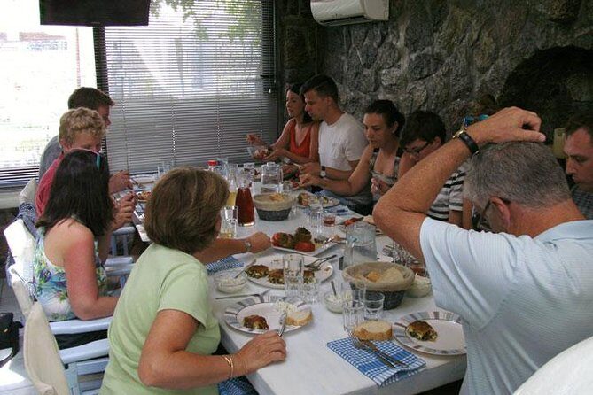 Traditional Lunch or Dinner with Drinks in Mykonos - The 2-hour experience: pacing, portions, and how the evening usually flows